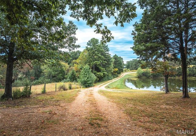 98 Pinecrest Lane, Steelville, MO 65565