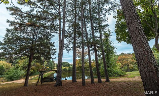 98 Pinecrest Lane, Steelville, MO 65565