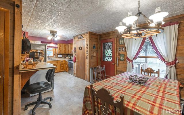 98 Pinecrest Lane, Steelville, MO 65565