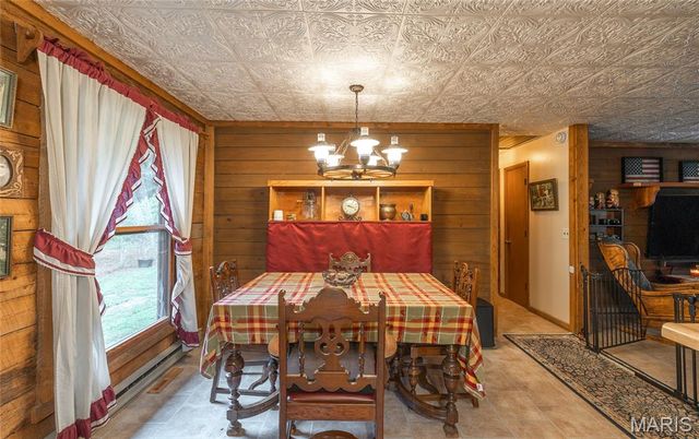 98 Pinecrest Lane, Steelville, MO 65565