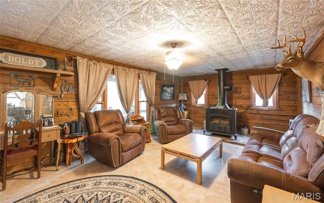 98 Pinecrest Lane, Steelville, MO 65565