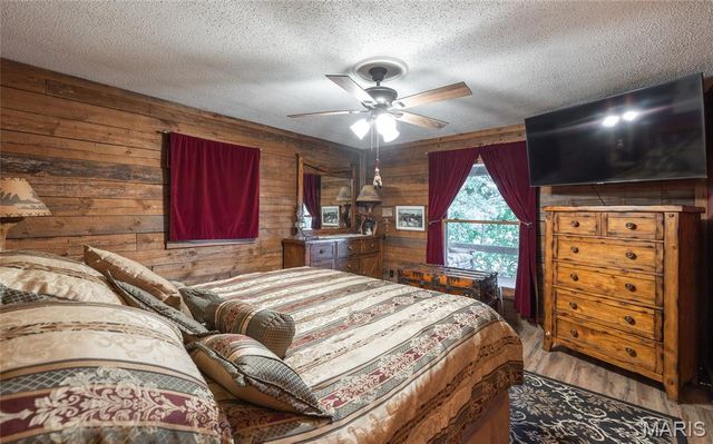 98 Pinecrest Lane, Steelville, MO 65565