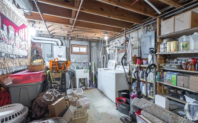 98 Pinecrest Lane, Steelville, MO 65565