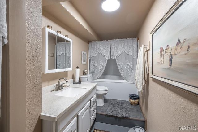 98 Pinecrest Lane, Steelville, MO 65565