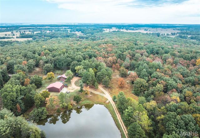 98 Pinecrest Lane, Steelville, MO 65565