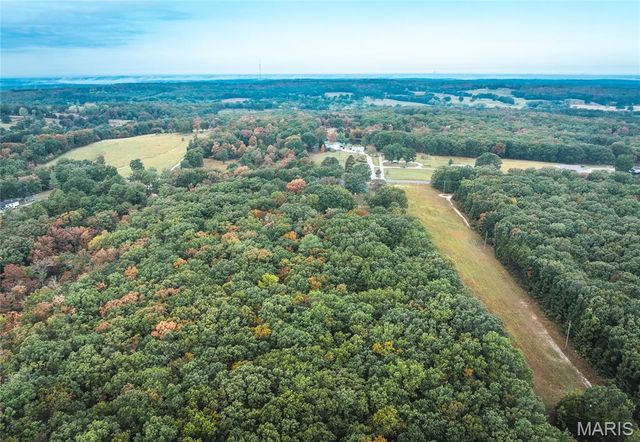 98 Pinecrest Lane, Steelville, MO 65565