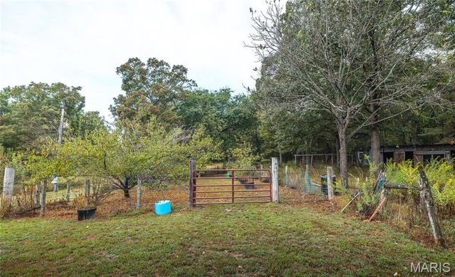 98 Pinecrest Lane, Steelville, MO 65565