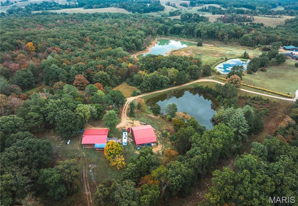 98 Pinecrest Lane, Steelville, MO 65565