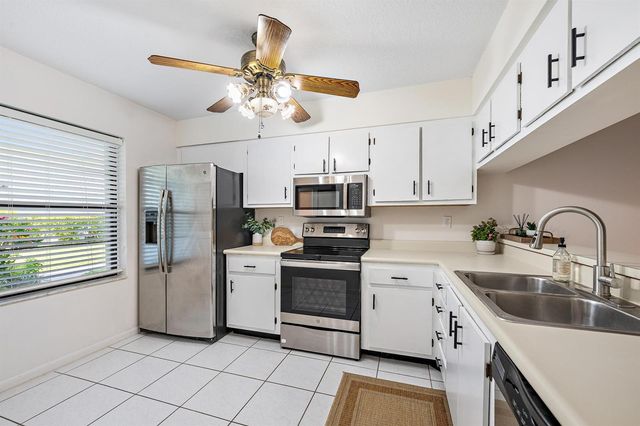 1901 Sabal Ridge Court D, Palm Beach Gardens, FL 33418