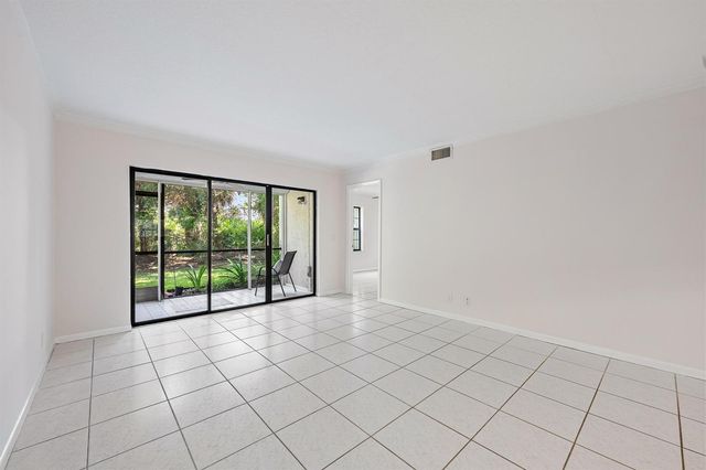 1901 Sabal Ridge Court D, Palm Beach Gardens, FL 33418
