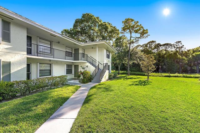 1901 Sabal Ridge Court D, Palm Beach Gardens, FL 33418