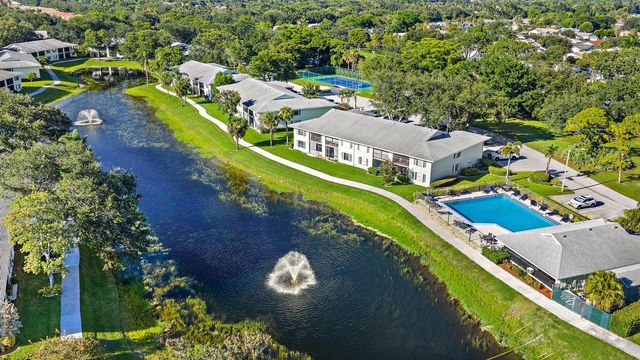 1901 Sabal Ridge Court D, Palm Beach Gardens, FL 33418