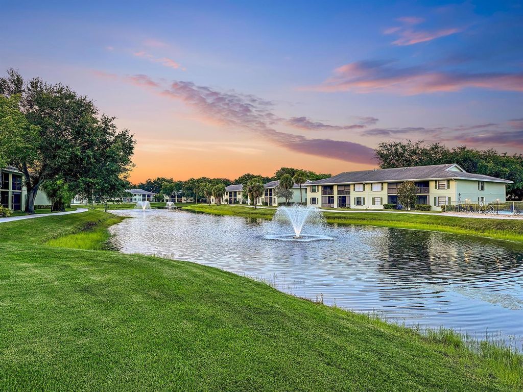 1901 Sabal Ridge Court D, Palm Beach Gardens, FL 33418