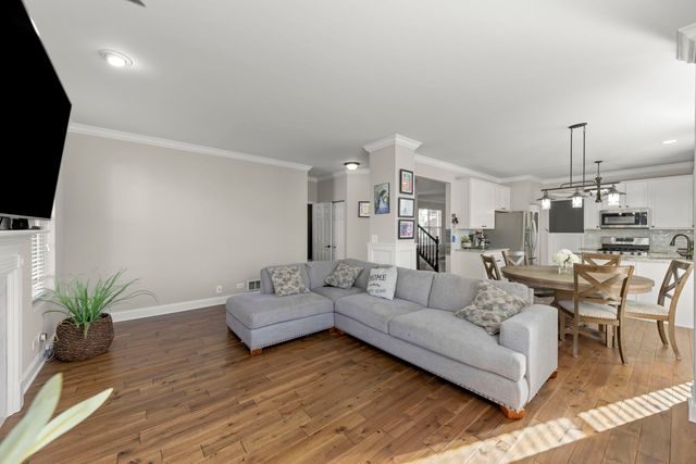 2408 Moutray Lane, North Aurora, IL 60542