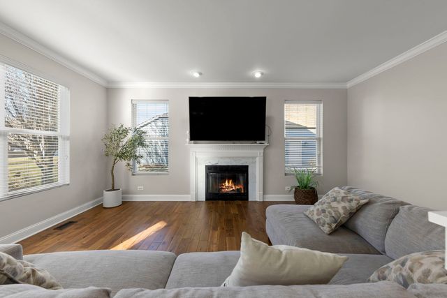 2408 Moutray Lane, North Aurora, IL 60542