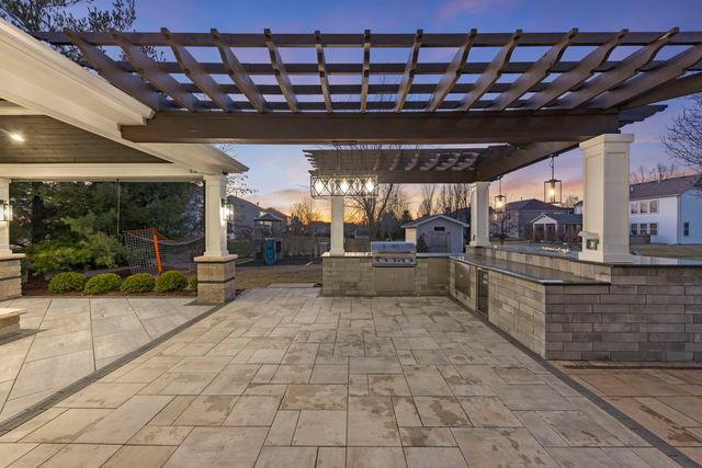 2408 Moutray Lane, North Aurora, IL 60542