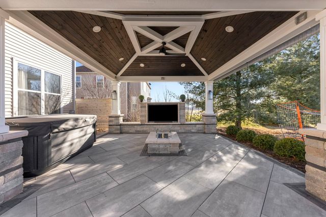 2408 Moutray Lane, North Aurora, IL 60542