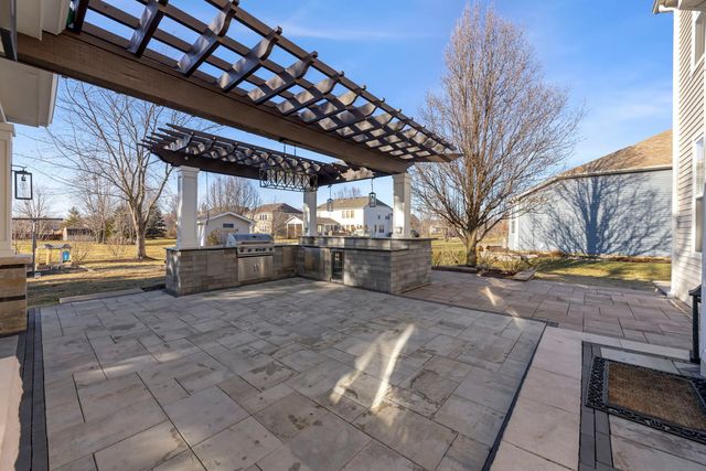 2408 Moutray Lane, North Aurora, IL 60542