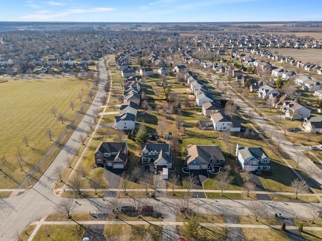 2408 Moutray Lane, North Aurora, IL 60542