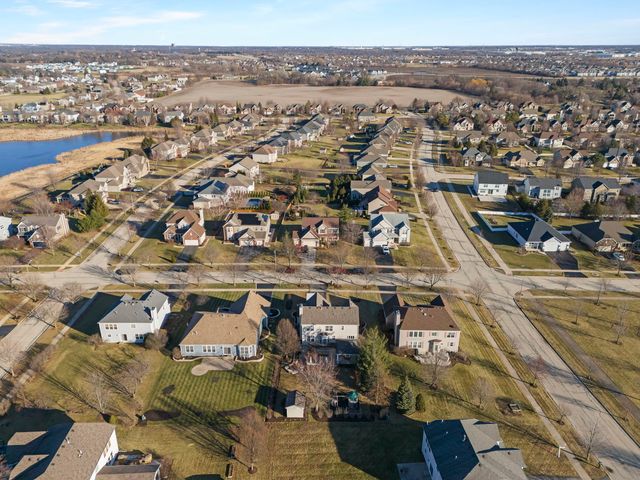 2408 Moutray Lane, North Aurora, IL 60542