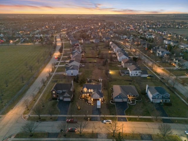 2408 Moutray Lane, North Aurora, IL 60542