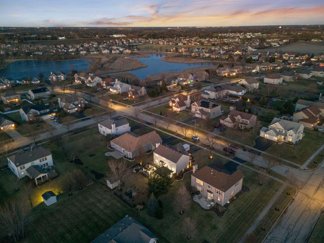 2408 Moutray Lane, North Aurora, IL 60542