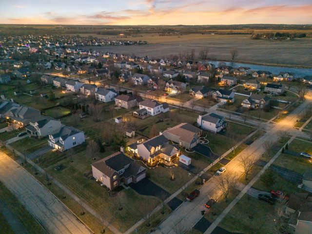 2408 Moutray Lane, North Aurora, IL 60542