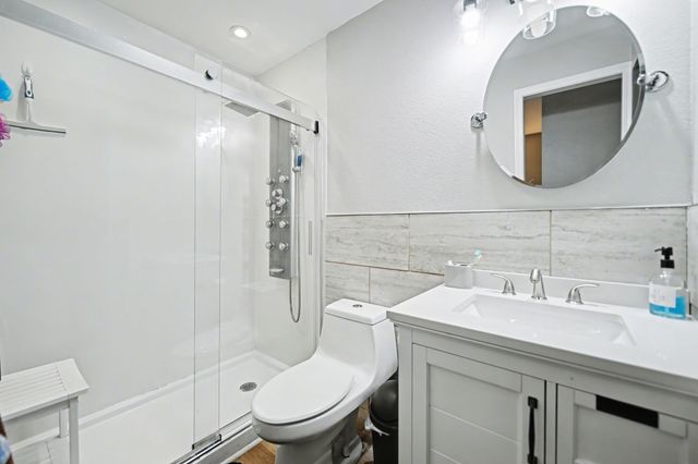 762 Oak Leaf Trail, East Tawakoni, TX 75472