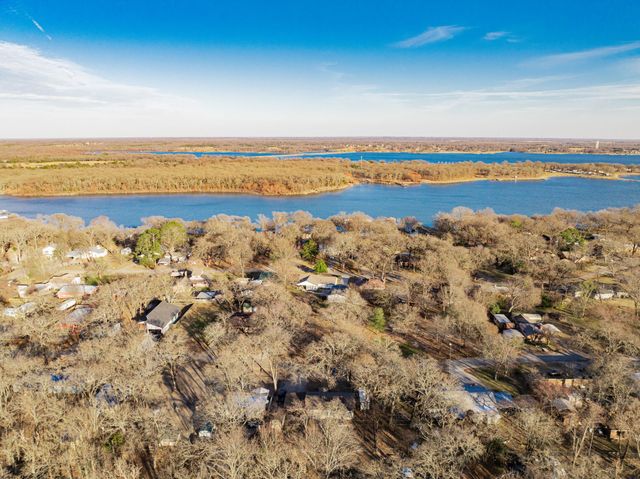762 Oak Leaf Trail, East Tawakoni, TX 75472
