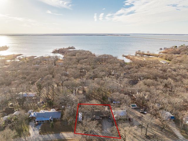 762 Oak Leaf Trail, East Tawakoni, TX 75472