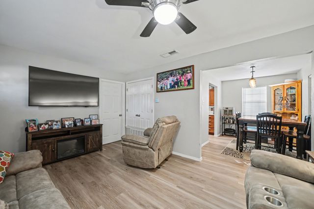 762 Oak Leaf Trail, East Tawakoni, TX 75472