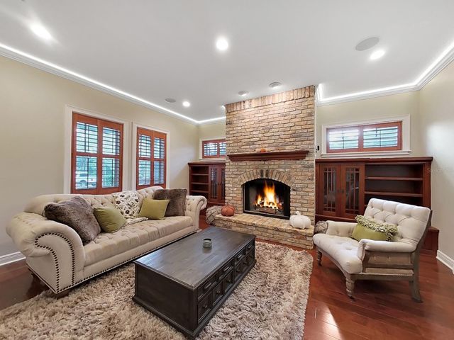 4313 W GRANADA STREET, Tampa, FL 33629