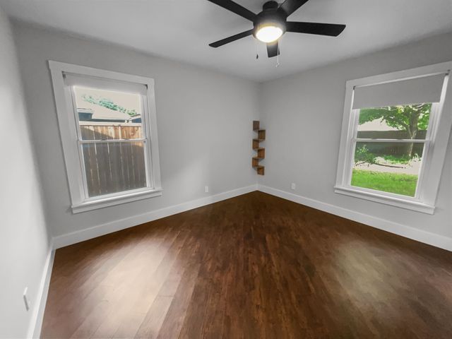1108 E Russell Avenue, Carrollton, TX 75006