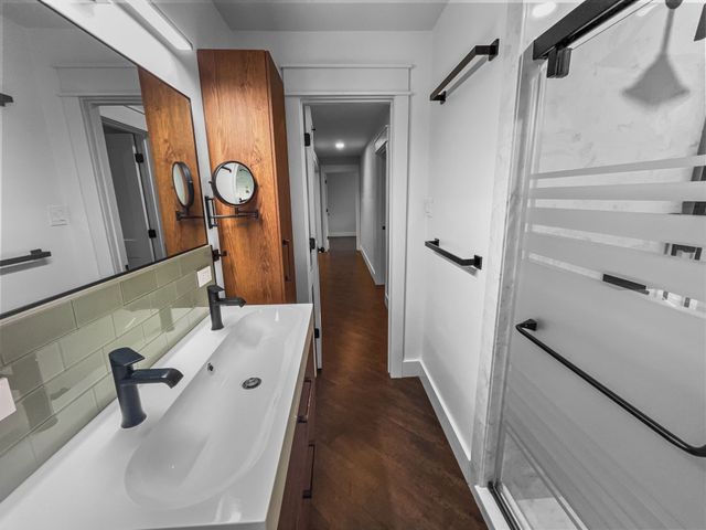 1108 E Russell Avenue, Carrollton, TX 75006