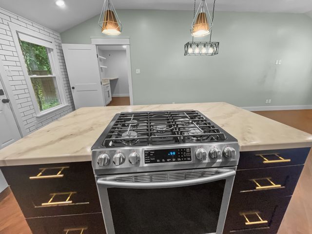 1108 E Russell Avenue, Carrollton, TX 75006