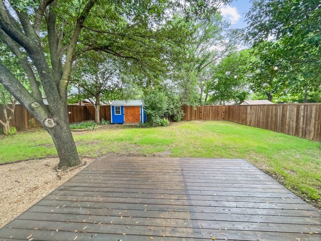 1108 E Russell Avenue, Carrollton, TX 75006