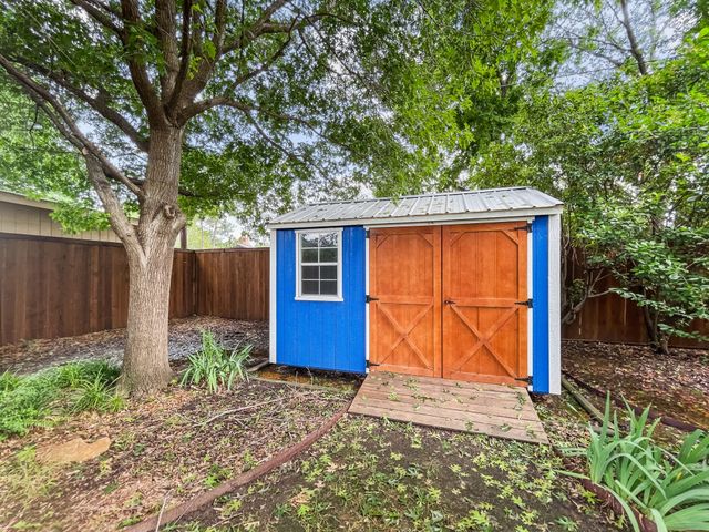 1108 E Russell Avenue, Carrollton, TX 75006