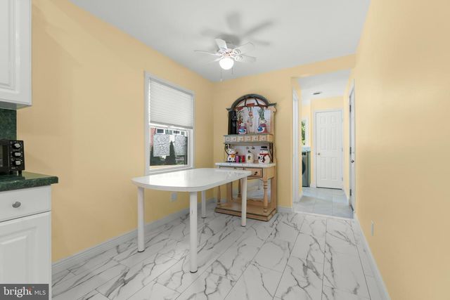 2 HOLLY DR, East Windsor, NJ 08520