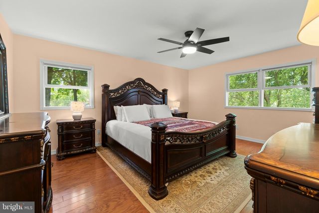 2 HOLLY DR, East Windsor, NJ 08520