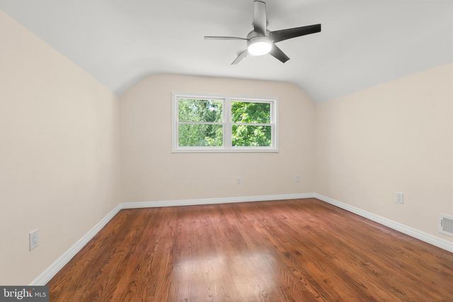 2 HOLLY DR, East Windsor, NJ 08520