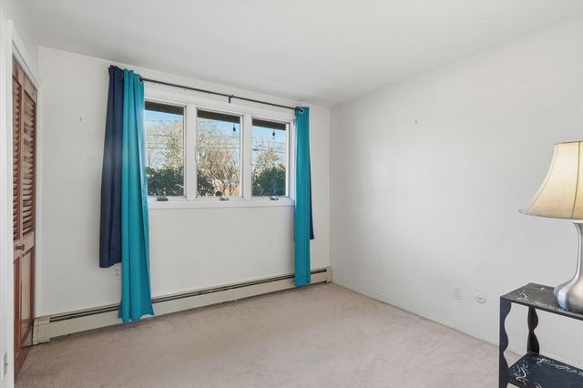 14 Ridgefield Dr, Framingham, MA 01701