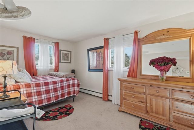 14 Ridgefield Dr, Framingham, MA 01701