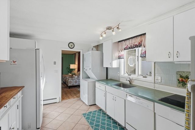 14 Ridgefield Dr, Framingham, MA 01701