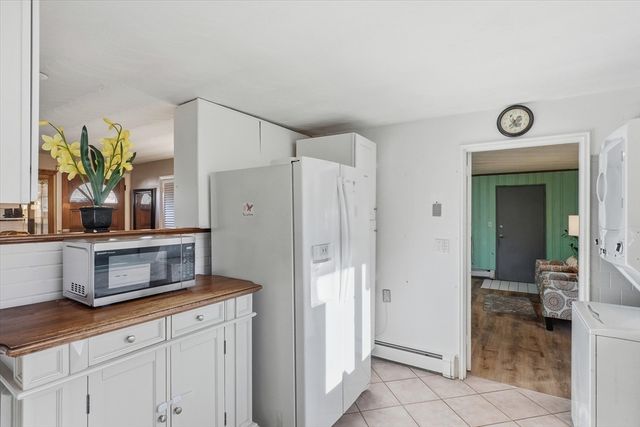 14 Ridgefield Dr, Framingham, MA 01701