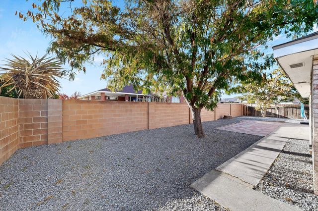 3509 Ronda De Lechusas NW, Albuquerque, NM 87120