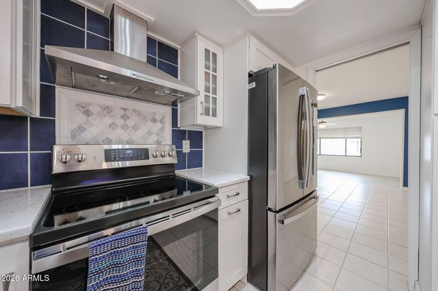 4340 W MICHIGAN Avenue W, Glendale, AZ 85308