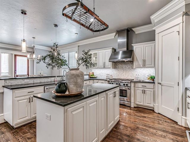411 NE 1st Terrace, Oklahoma City, OK 73104