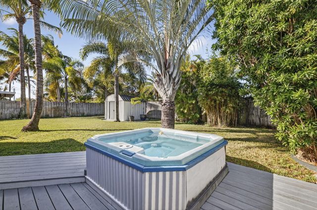 15 NE 17th Avenue, Pompano Beach, FL 33060