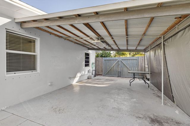 15 NE 17th Avenue, Pompano Beach, FL 33060