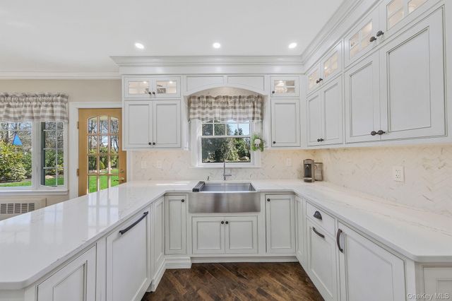 15 Maple Road, Setauket, NY 11733